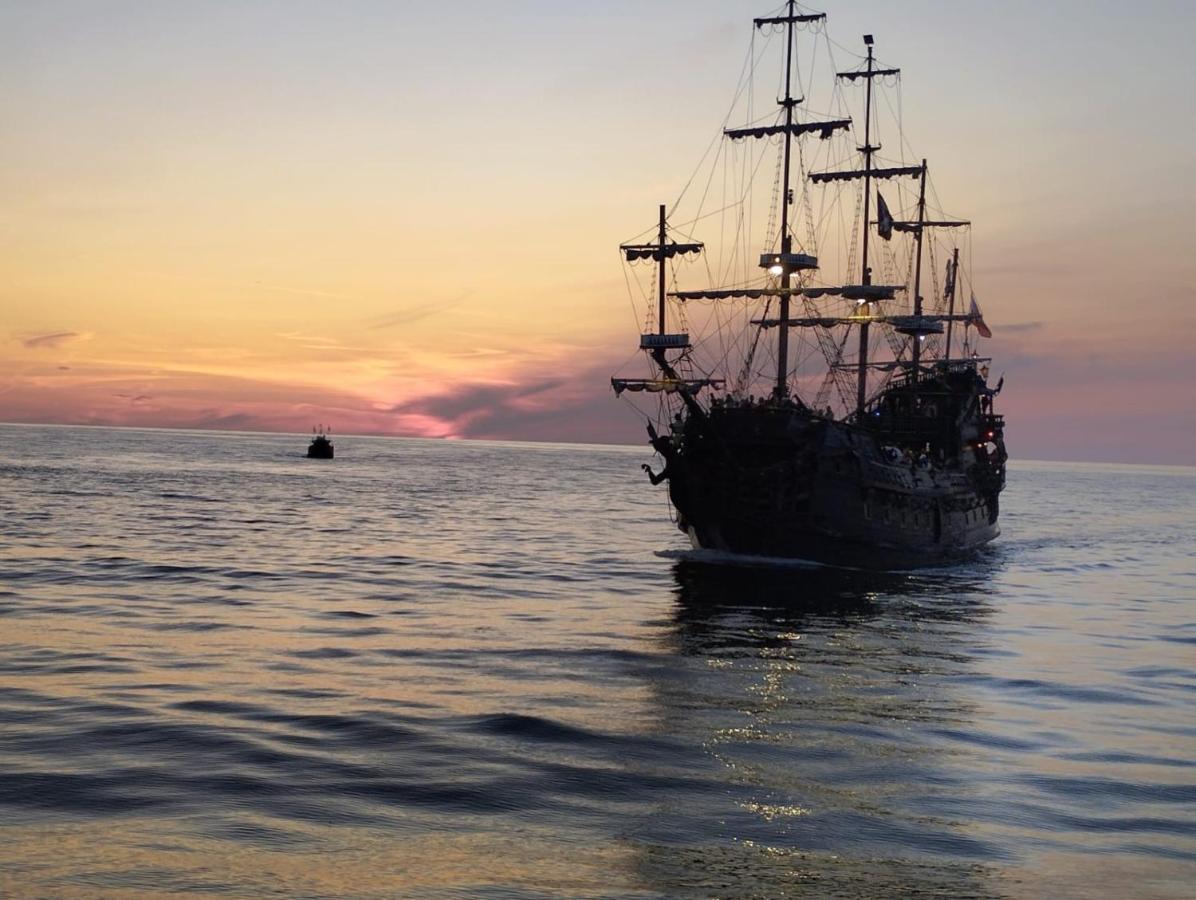 Pensjonat Victoria Ustka Exterior foto